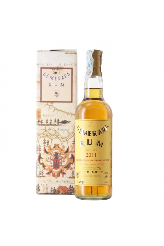 Rum Demerara 10 Years Moon Import Collection with a Case